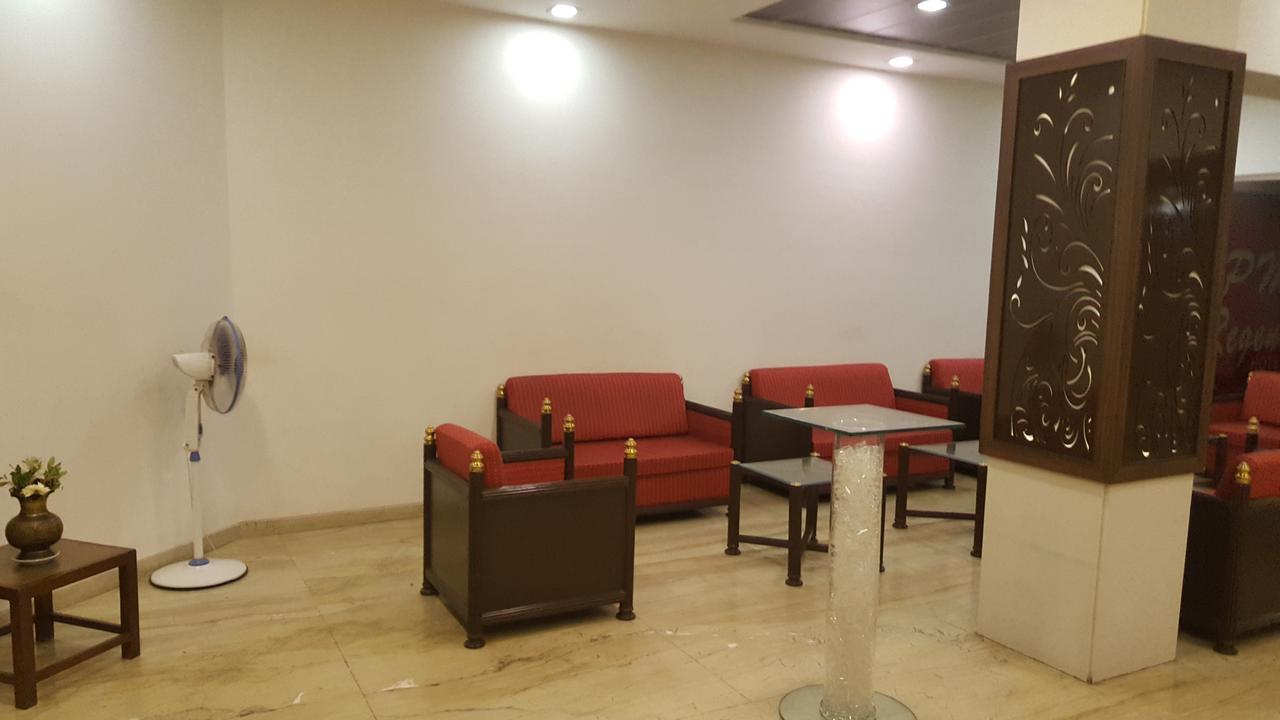 P M Regency Hotel 바도다라 외부 사진